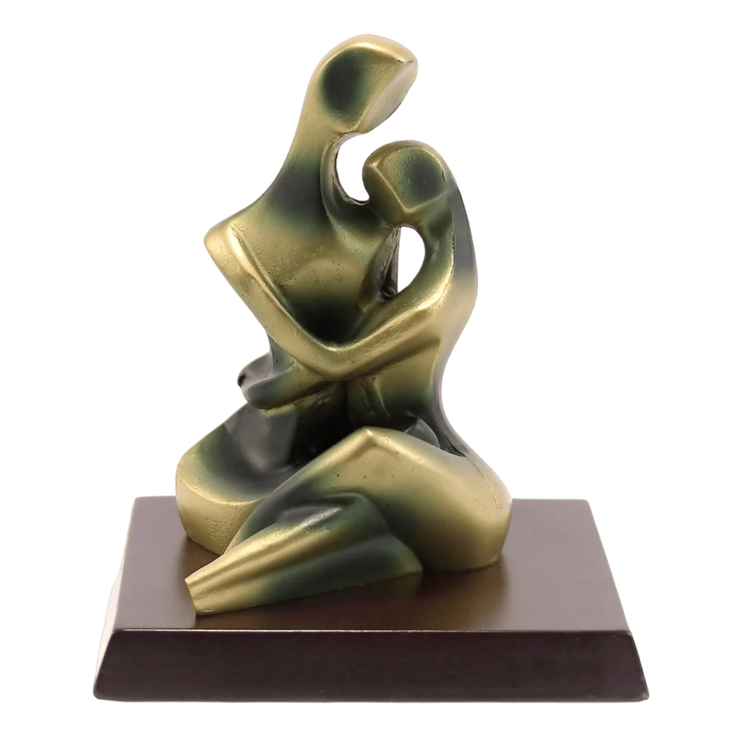 golden-embrace1-velariontika